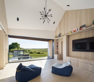 Top 5 Homes of the Week With Stunning Black, White, and Gray Facades - Photo 4 of 10 -